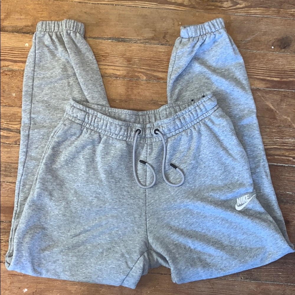 gray nike sweatpants